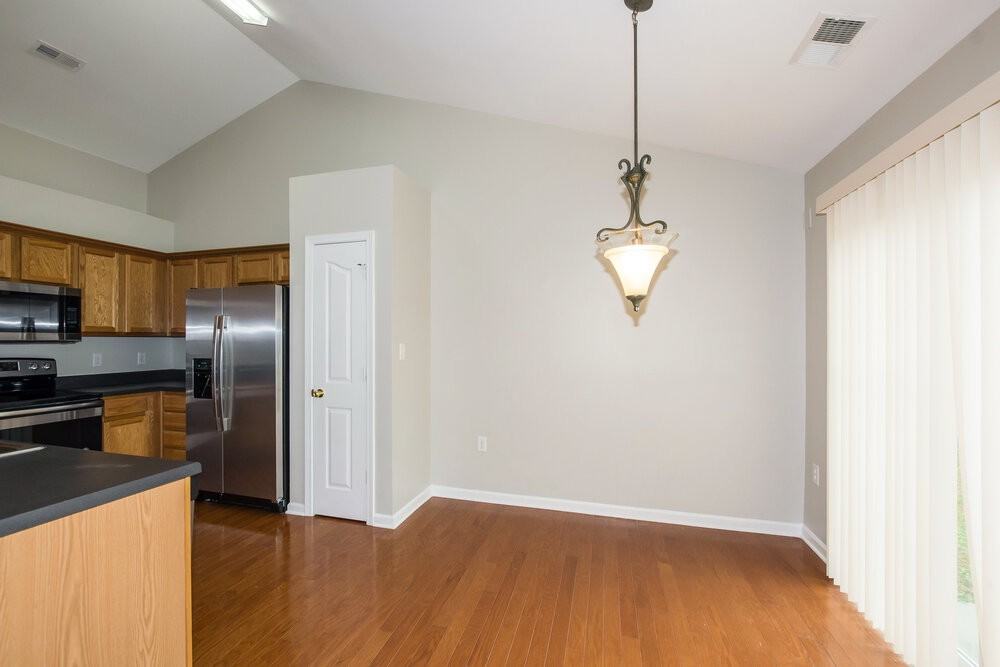 10013 Green Hedge Ave - Photo 4 of 16