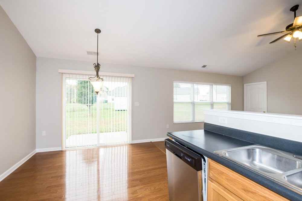 10013 Green Hedge Ave - Photo 5 of 16