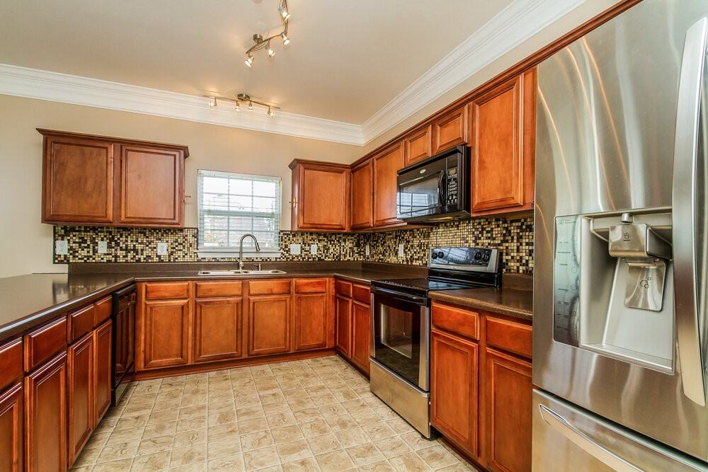 310 Sarava Ln - Photo 4 of 15
