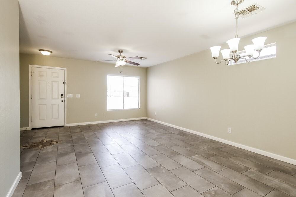 12417 W Larkspur Rd - Photo 5 of 16