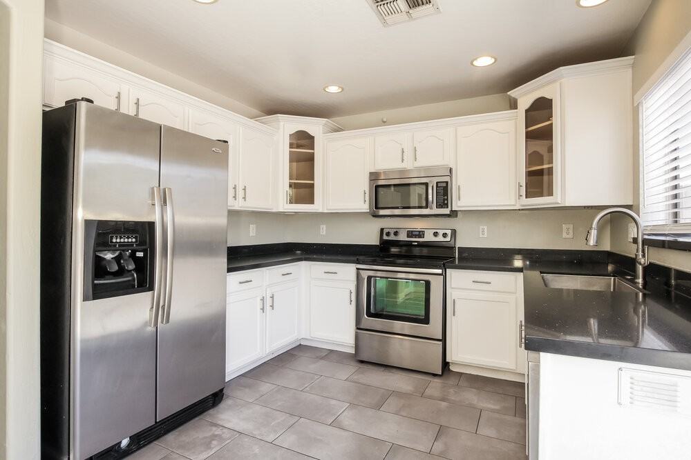 12417 W Larkspur Rd - Photo 7 of 16