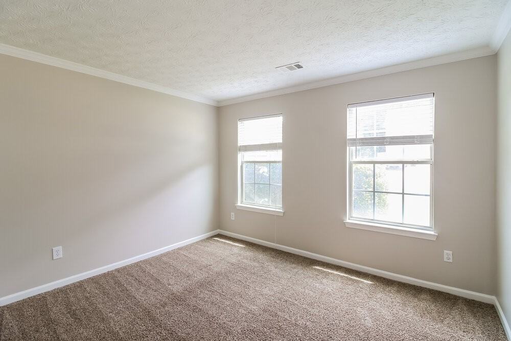 604 Mohawk Cir - Photo 6 of 17