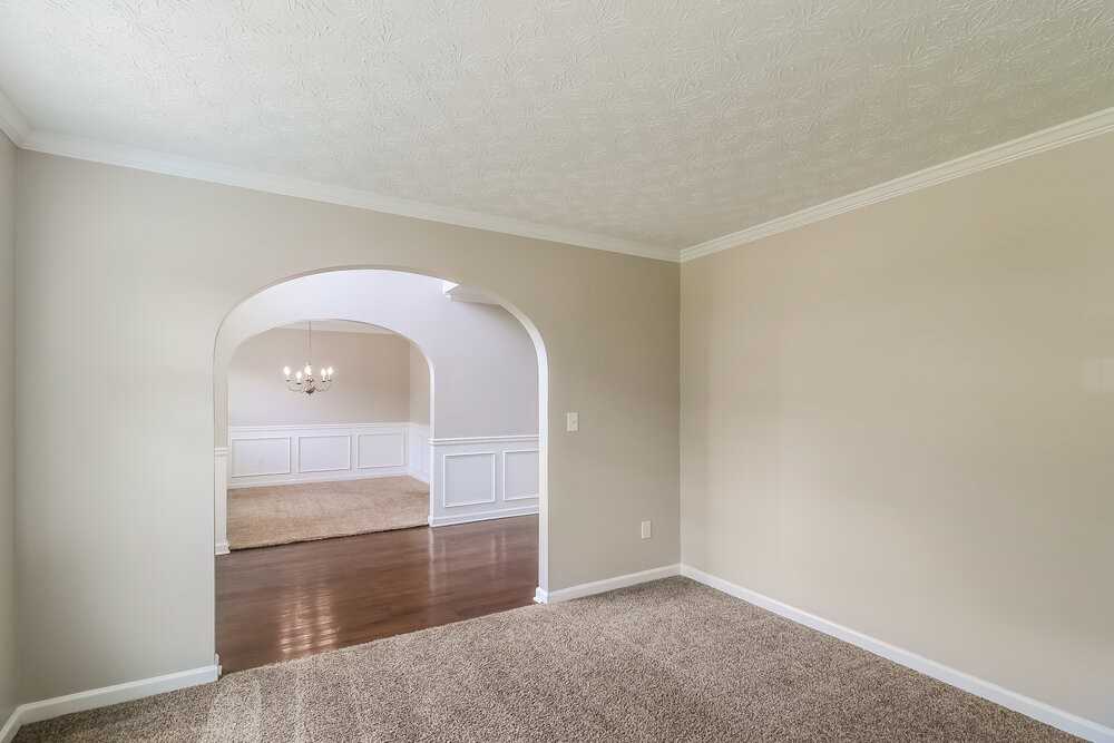 604 Mohawk Cir - Photo 7 of 17