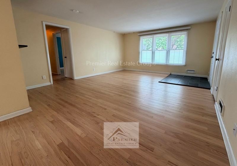 2140 Robin Dr - Photo 5 of 27