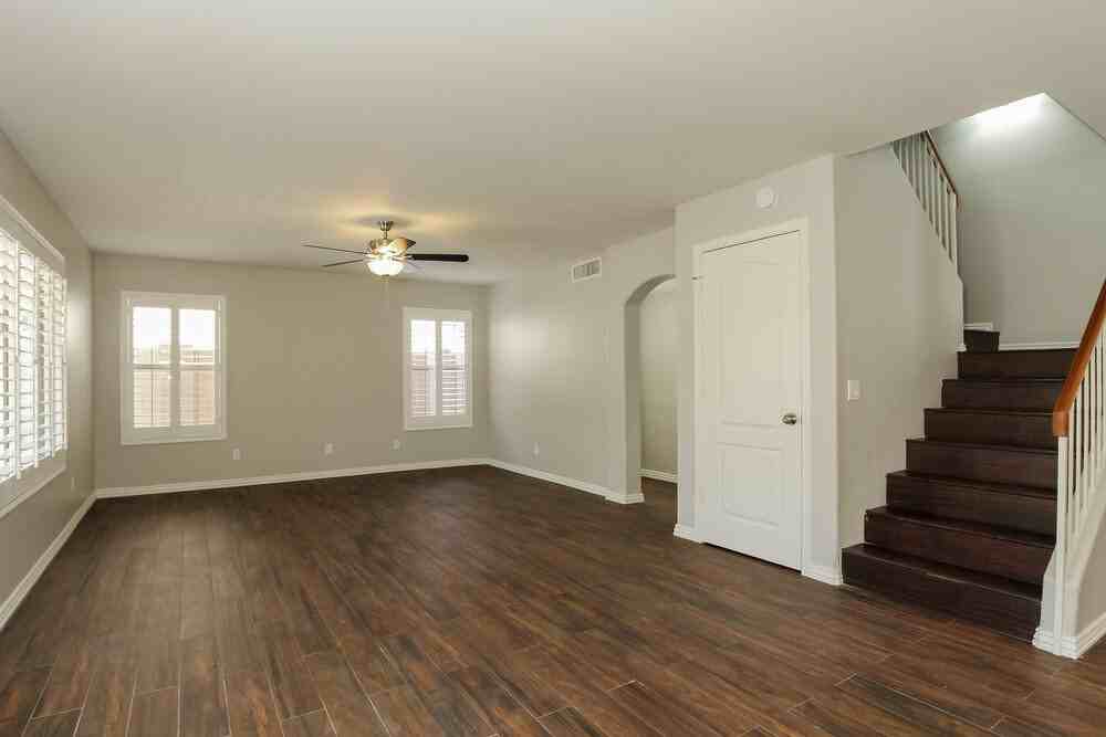 5541 W Wood St - Photo 5 of 17