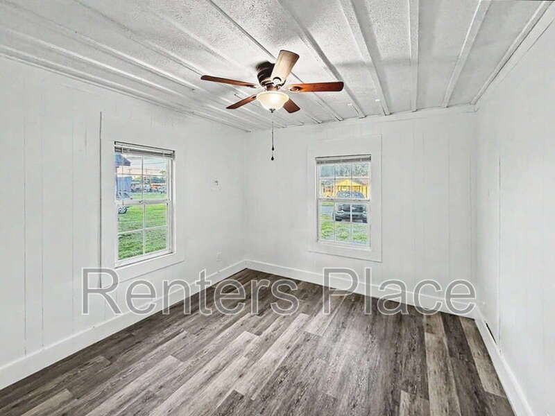 908 W 6th St - Photo 5 of 9