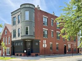 featured image of 1058 N Rockwell St #2F