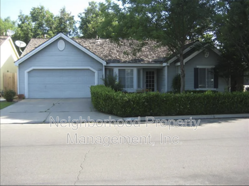 1796 E Jordan Ave - Photo 2 of 10