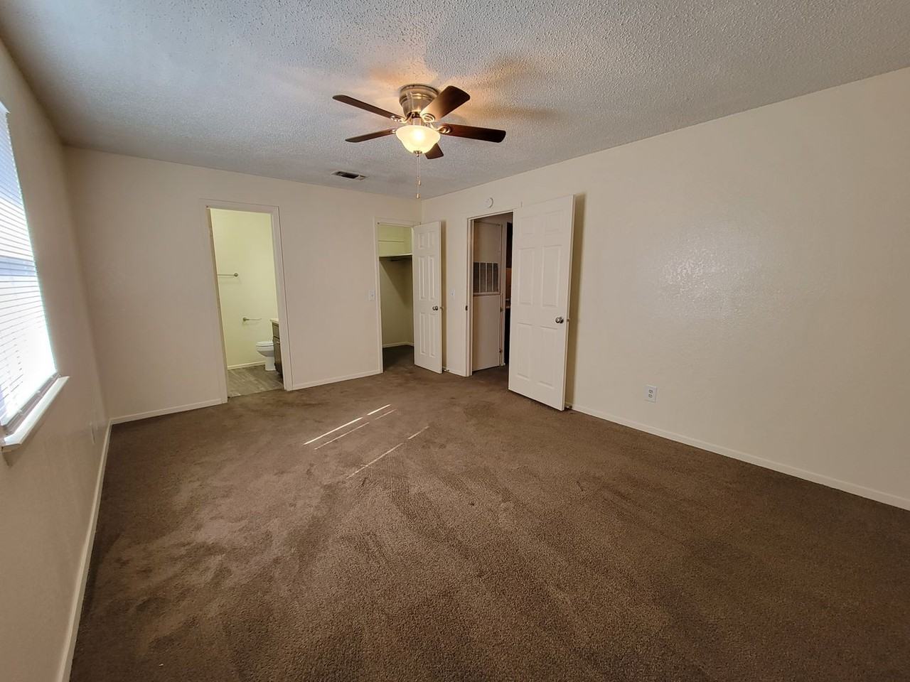 Gant Apartments - Photo 5 of 7