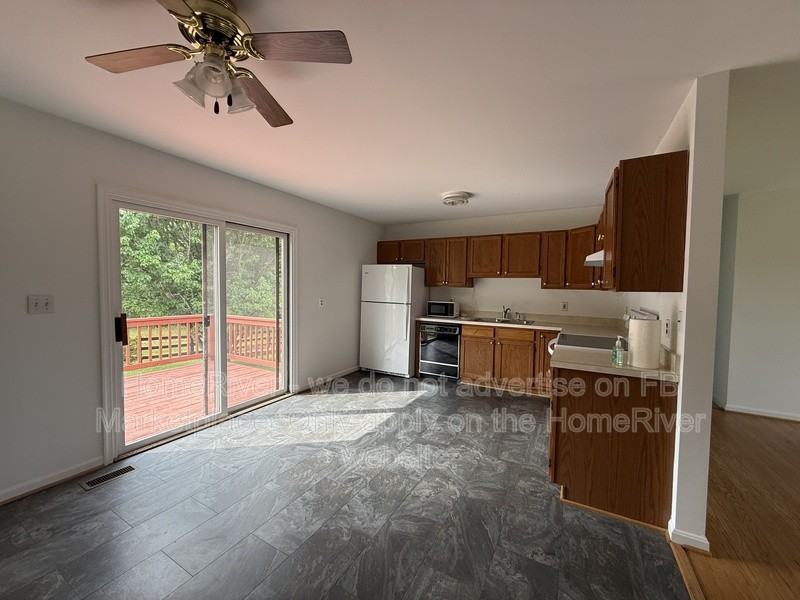 15795 Montresor Rd - Photo 2 of 13