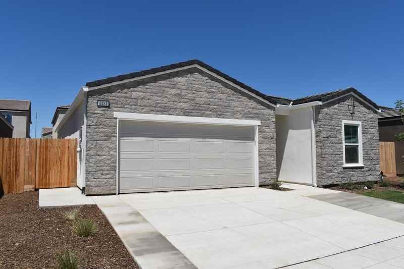 4481 N San Miguel Ave - Photo 3 of 34