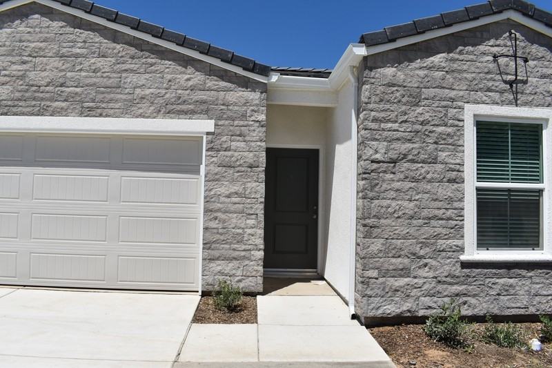4481 N San Miguel Ave - Photo 4 of 34