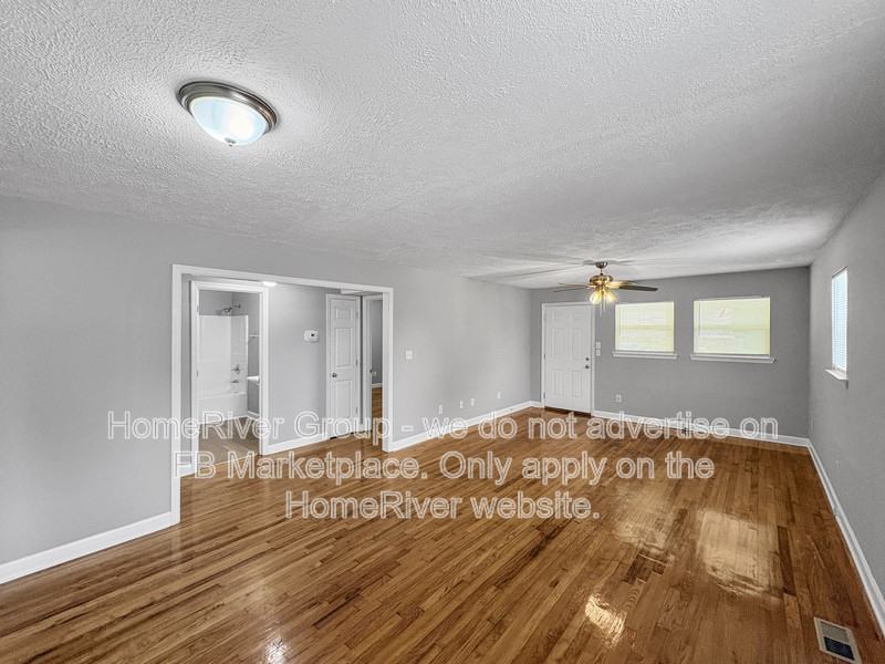 108 Beech St - Photo 2 of 21