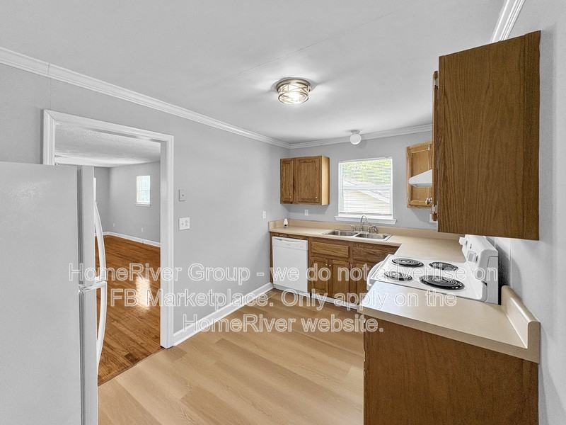 108 Beech St - Photo 3 of 21