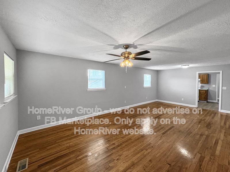 108 Beech St - Photo 4 of 21