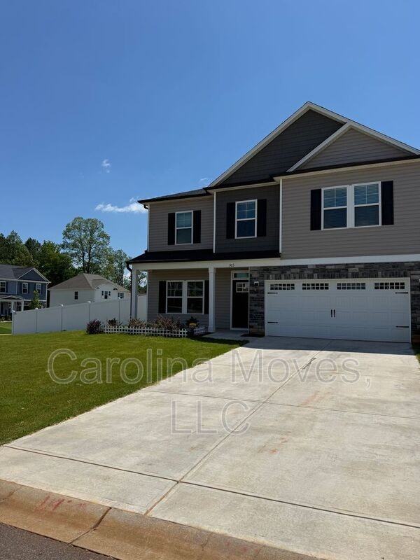903 Gibbons St - Photo 2 of 48
