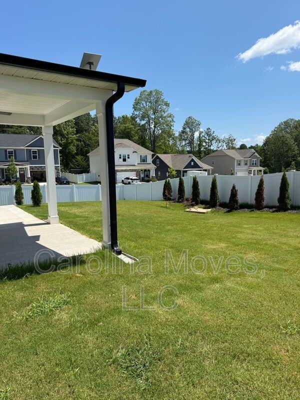 903 Gibbons St - Photo 6 of 48