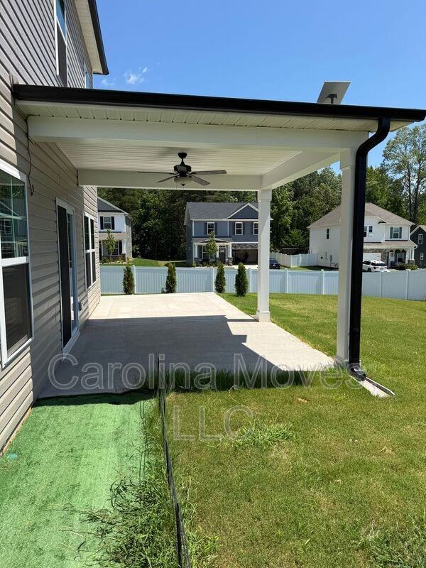 903 Gibbons St - Photo 7 of 48
