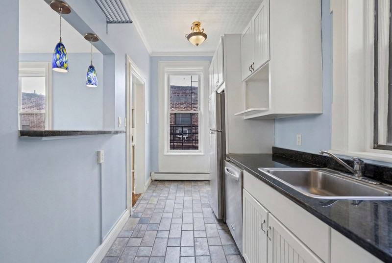 200 Hudson St #4R - Photo 7 of 9