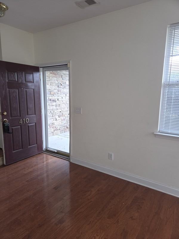 410 Indigo Ridge Dr - Photo 2 of 17