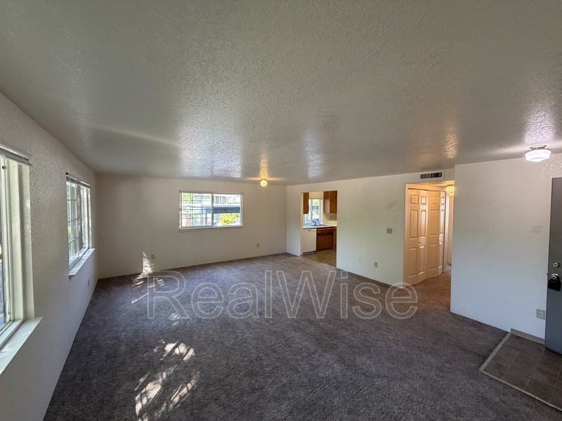 2141 Neill Rd #B - Photo 6 of 35