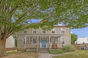 featured image of 305 9th St #2