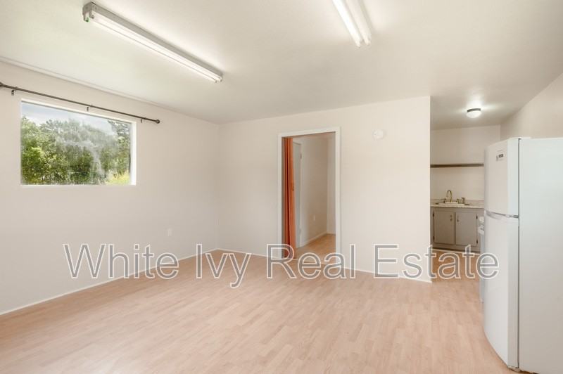 2094 S Robb St - Photo 6 of 23