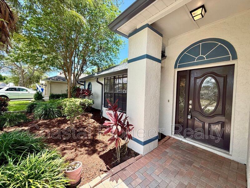 11732 Spanish Lake Dr - Photo 2 of 44