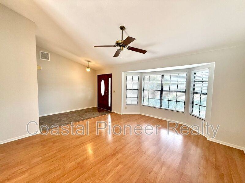 11732 Spanish Lake Dr - Photo 4 of 44