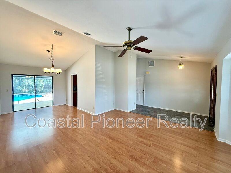 11732 Spanish Lake Dr - Photo 5 of 44