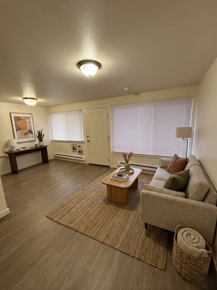 Thorndyke Apartments - Photo 4 of 42