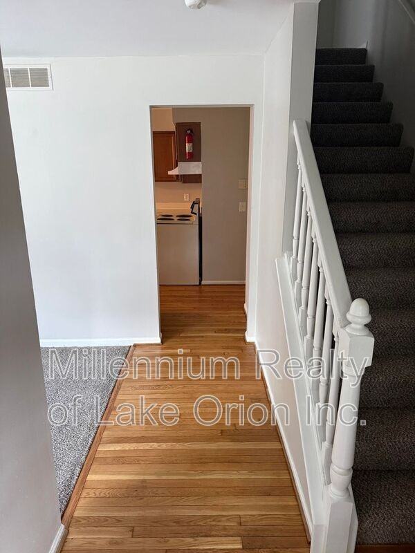 1106 Oak Valley Dr - Photo 7 of 18