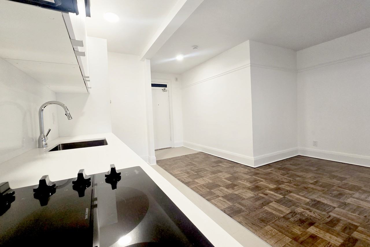 11 Wellesley Street East #508 - Photo 6 of 20
