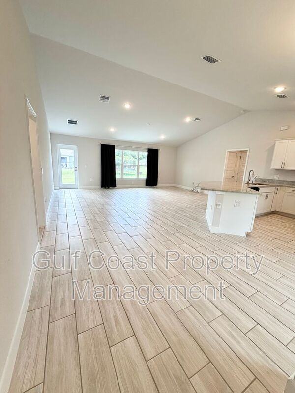 4865 Manila Ave - Photo 2 of 41