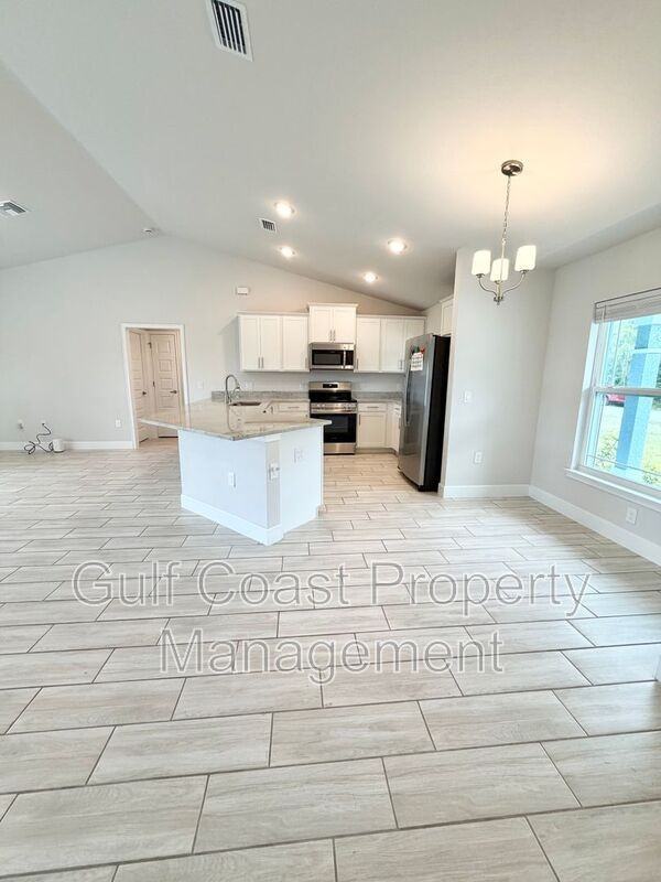 4865 Manila Ave - Photo 4 of 41
