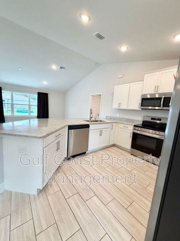 4865 Manila Ave - Photo 6 of 41