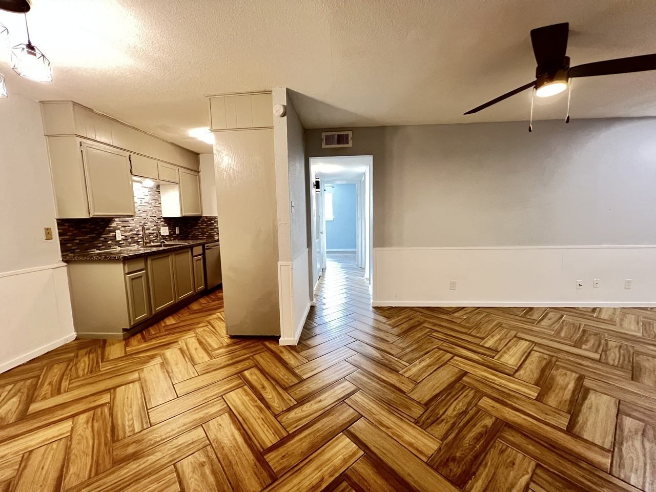 425 North Gilmer Street - Photo 2 of 8