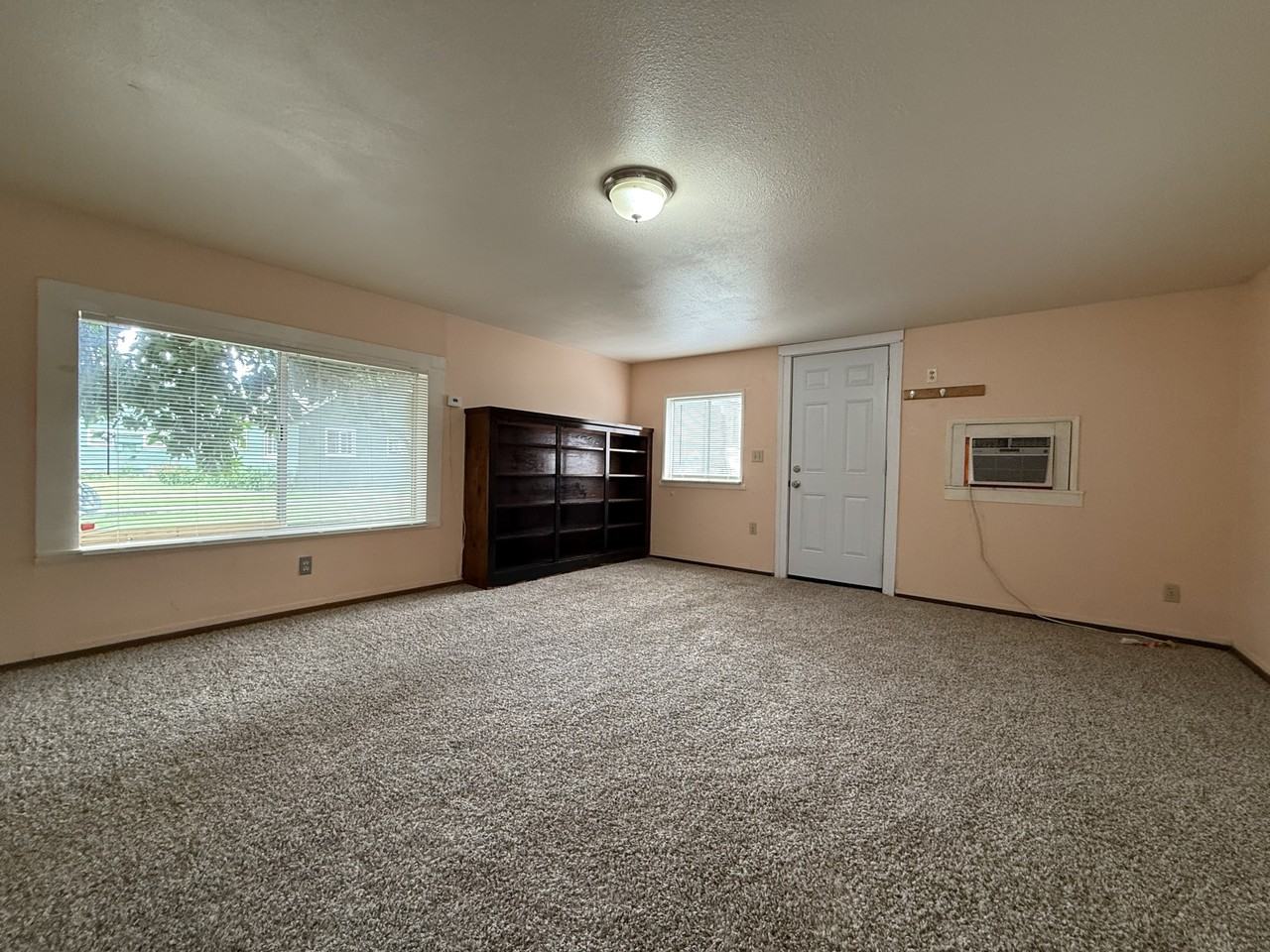 1092 Humboldt Avenue (G) - Photo 3 of 9