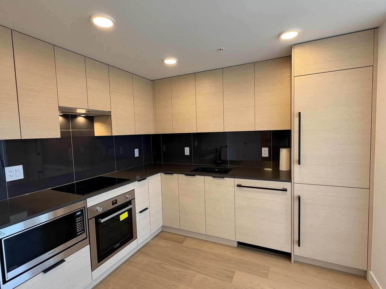 8120 Oak Street - Photo 4 of 9