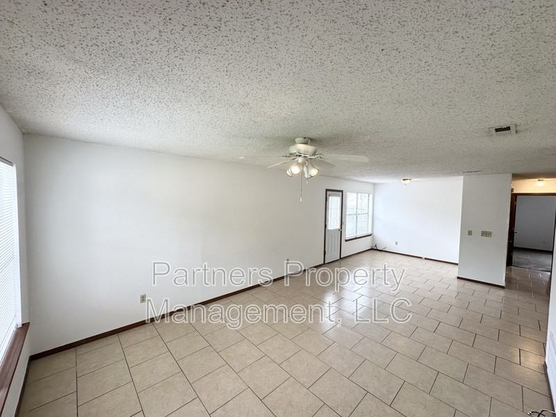 1659 N Dawn Dr - Photo 2 of 11