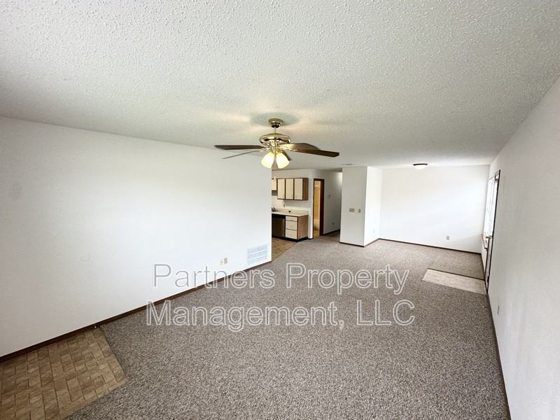 1661 N Dawn Dr - Photo 3 of 14