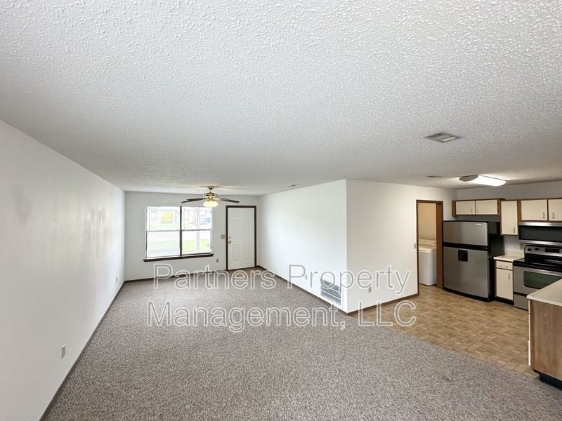 1661 N Dawn Dr - Photo 5 of 14