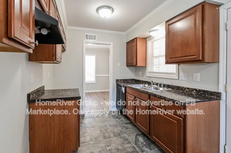 5035 Applewood Dr - Photo 6 of 17