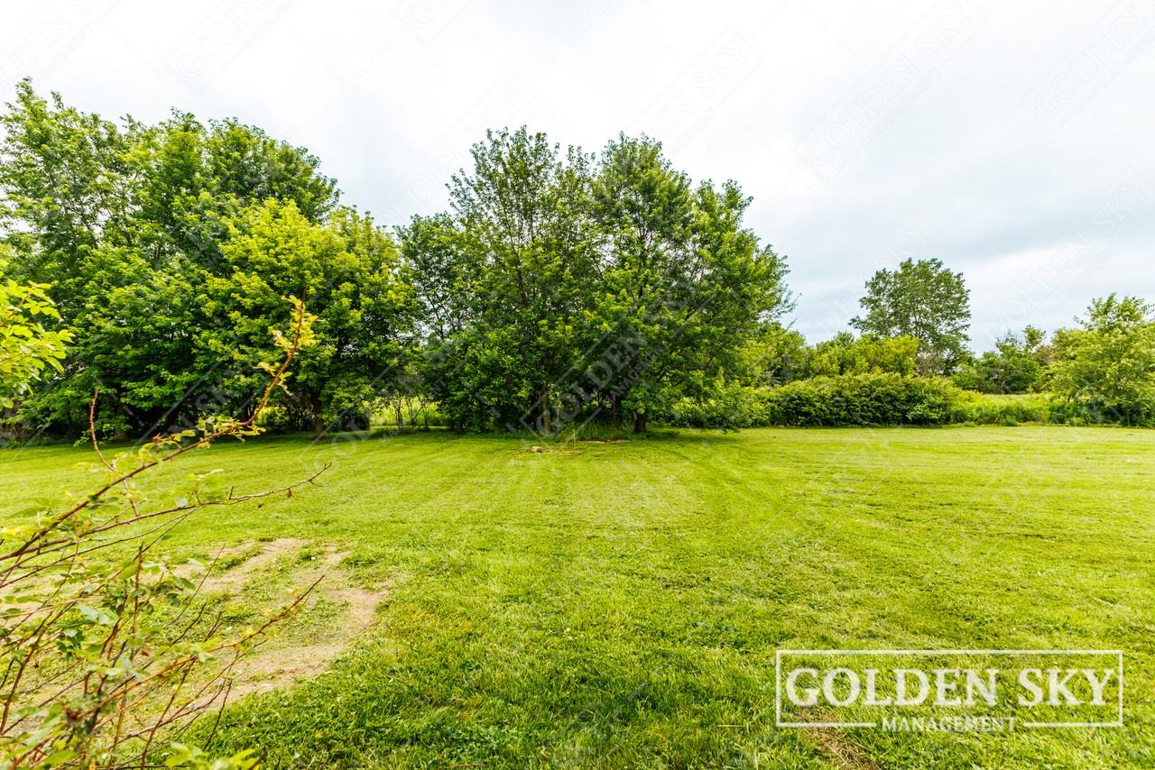 110 South Keystone Circle - Photo 2 of 10