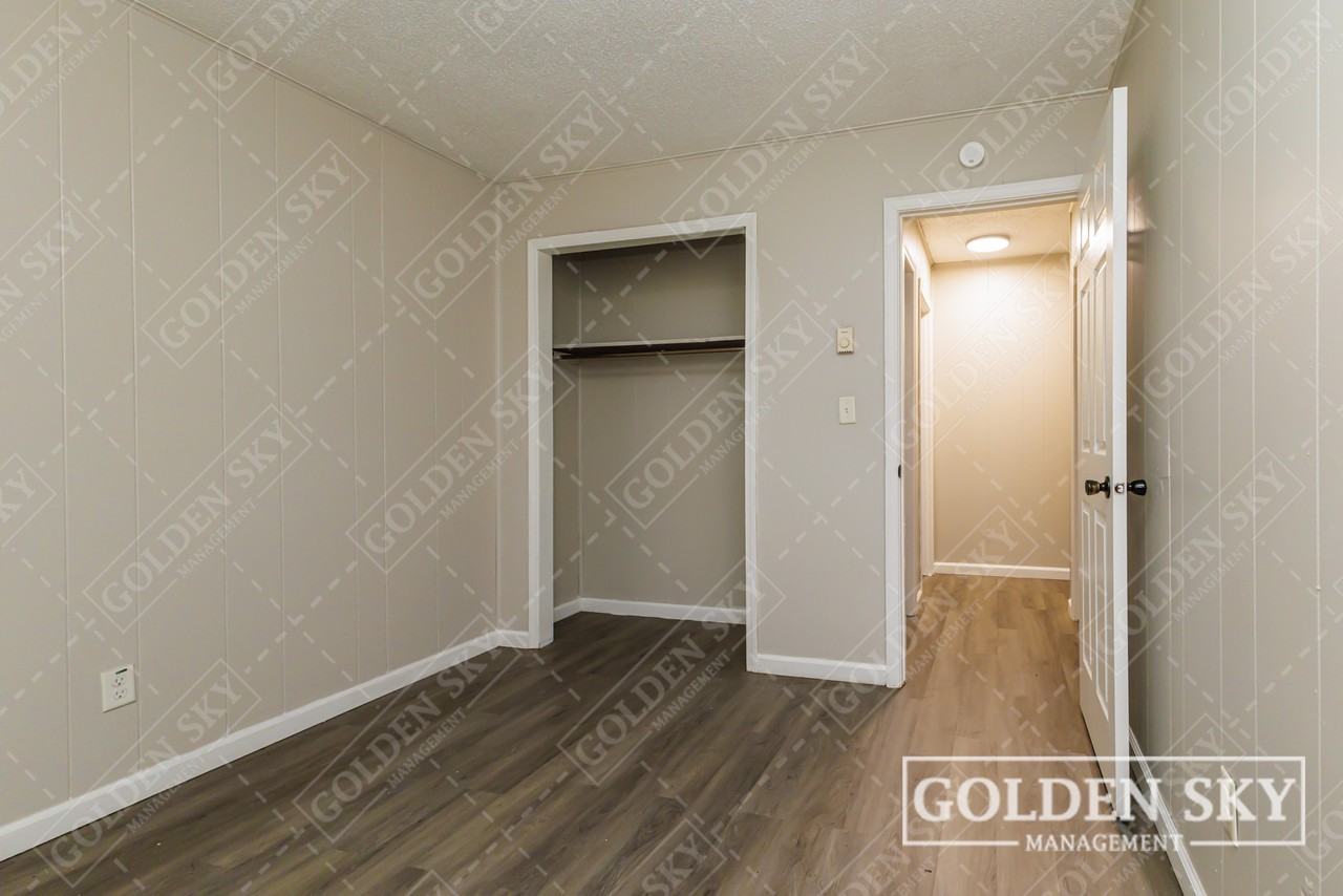 6406 East Piccadilly Road - Photo 5 of 10