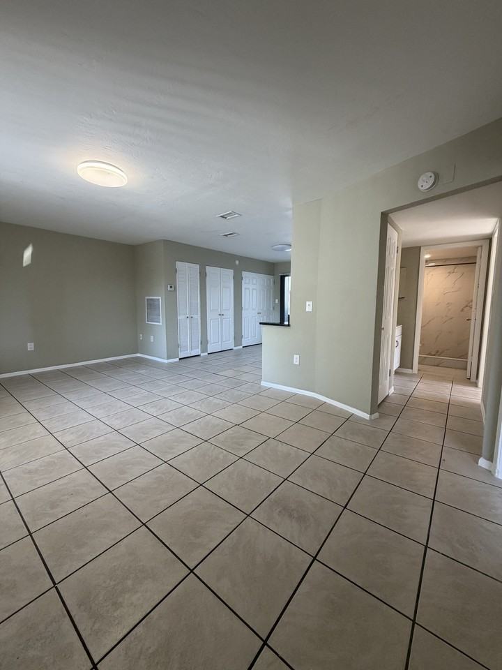 4214 Desoto Avenue - Photo 2 of 20