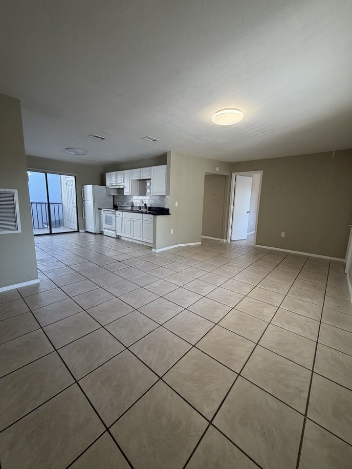 4214 Desoto Avenue - Photo 5 of 20