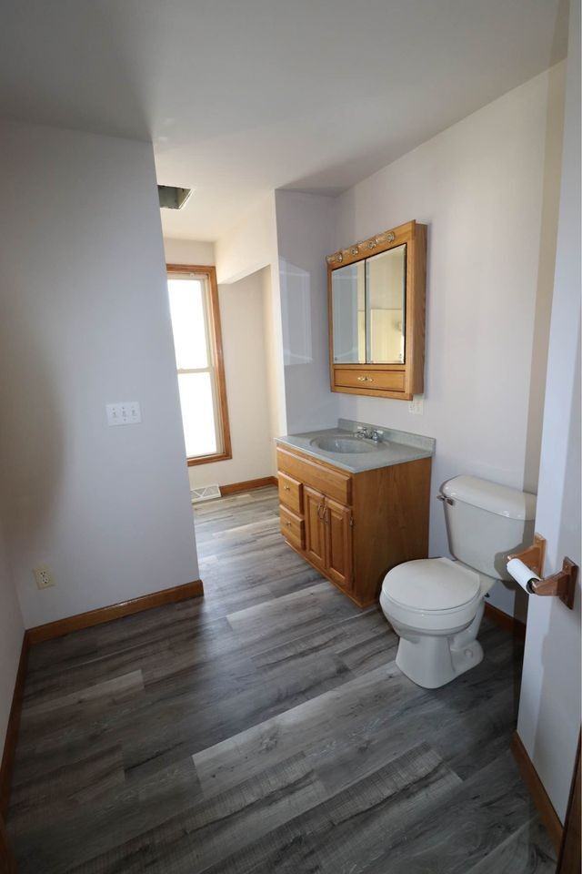 634 East Oshkosh Street - Photo 2 of 12
