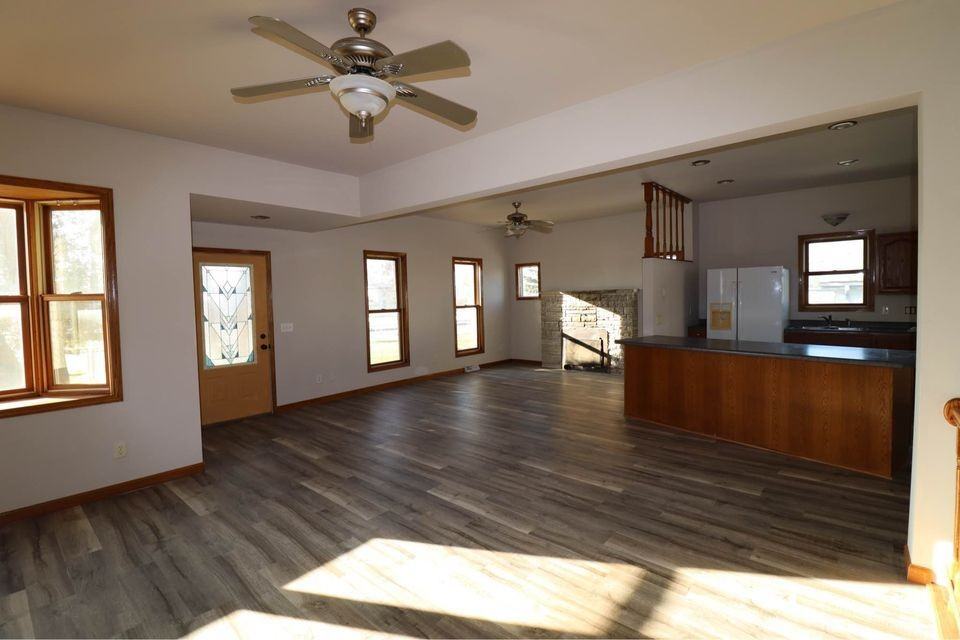 634 East Oshkosh Street - Photo 7 of 12