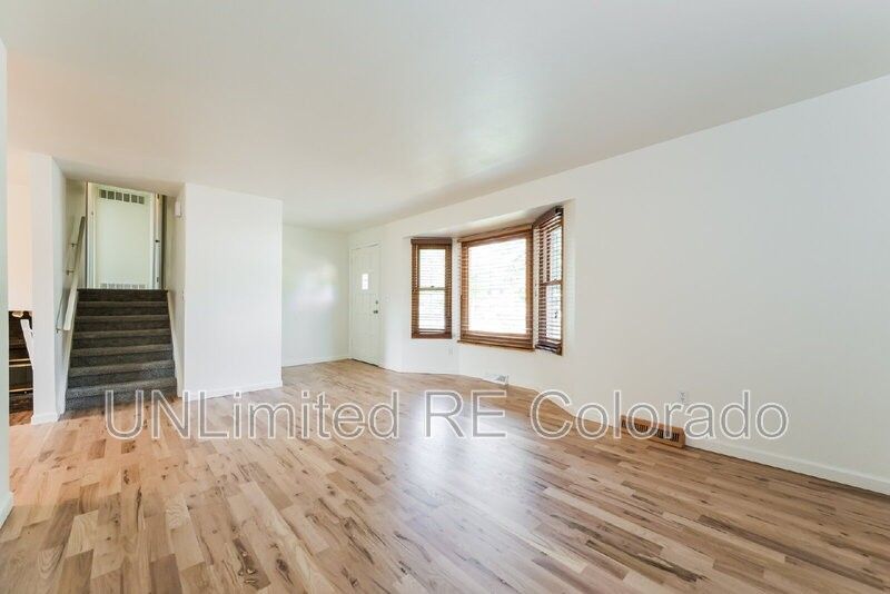 7413 S Albion St - Photo 4 of 18